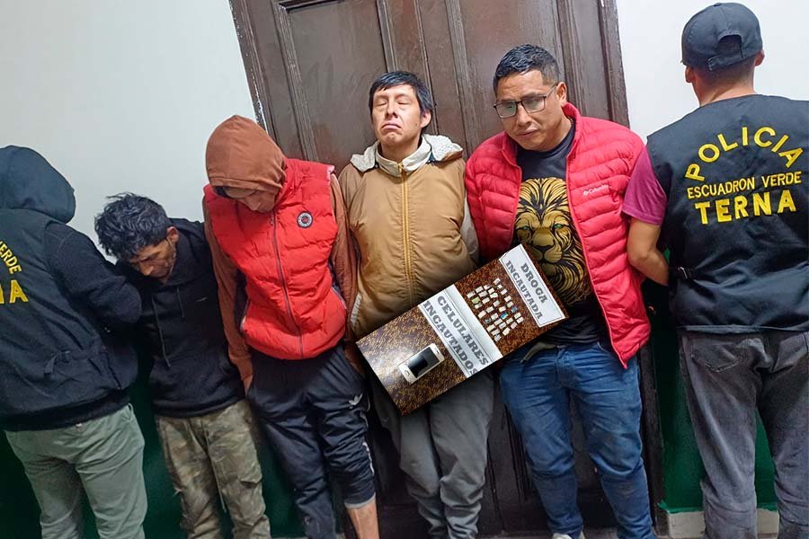 Cae la banda "Los Tokis": Dormían sobre un colchón repleto de droga bajo el Puente Los Andes