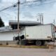 Furgón se despista y termina en la vereda: Cabina quedó hecha chatarra tras fuerte impacto