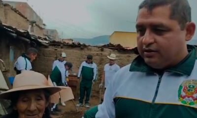 Policías de Sicaya se convierten en "hormiguitas" para salvar hogar de anciana