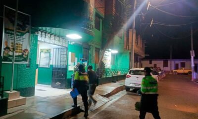 Joven ebrio trepa pared de vivienda para "tomar una siesta" y termina en la comisaría