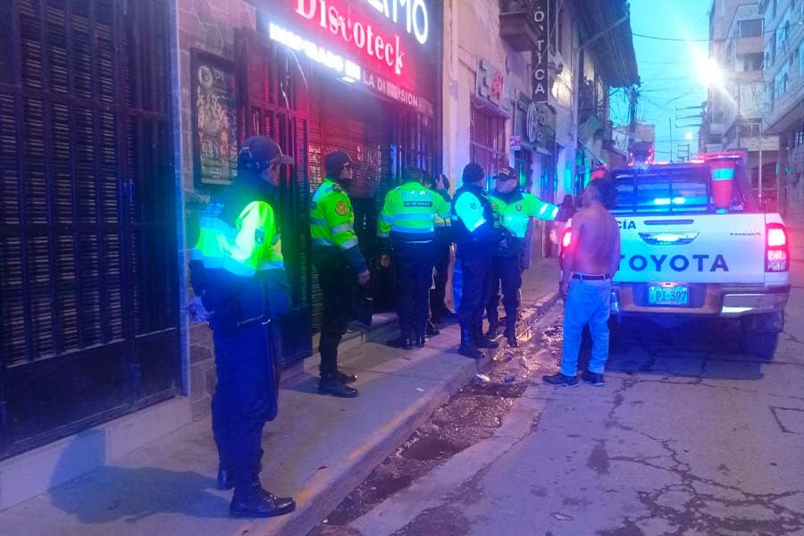Discusión por celular termina con hombre ensangrentado y hospitalizado en la discoteca “EL DINAMO”