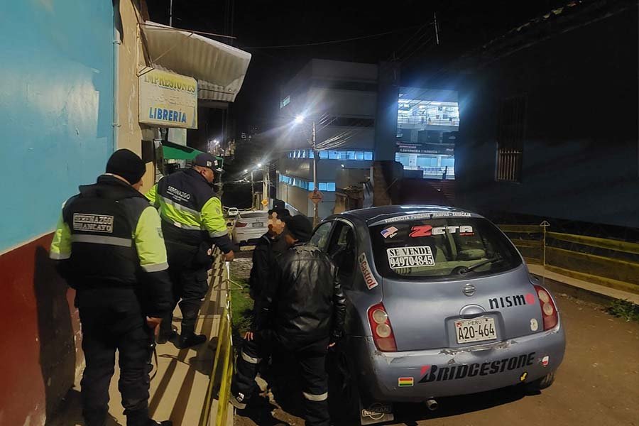 Huancayo: Capturan a joven ebrio que intentó forzar un auto para "quedarse a dormir"