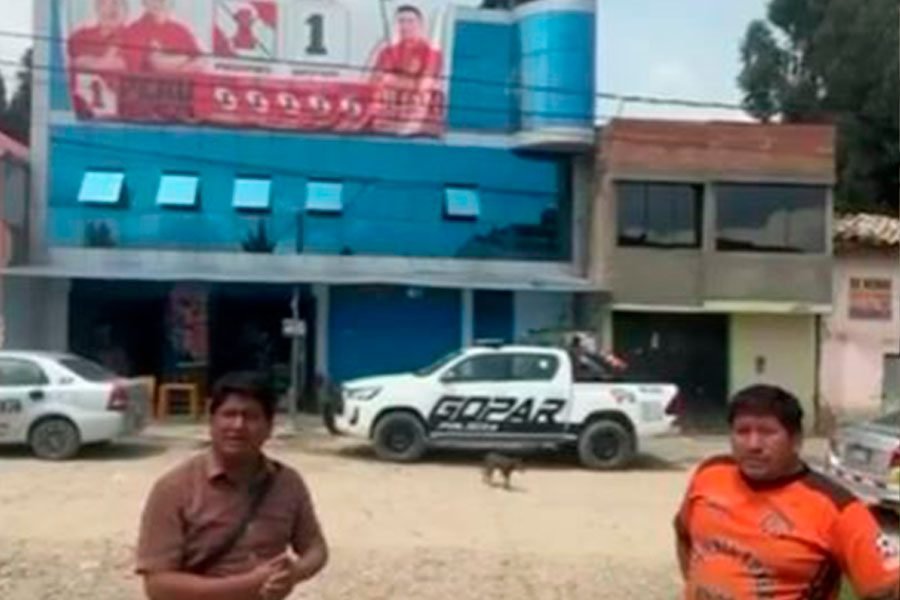 Escándalo en El Tambo: Regidor desafía la veda electoral con proselitismo directo