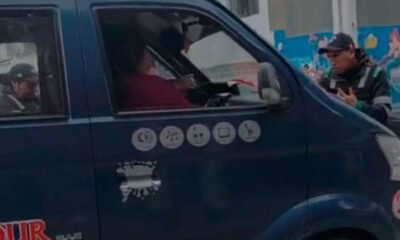 Chofer informal casi atropella a inspectores para fugar de operativo en Huancayo