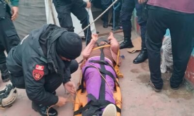 Joven de 20 años es rescatada tras caer al techo de una vivienda vecina tras discutir con su expareja