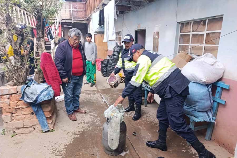 Serenos y policías evitan tragedia tras controlar incendio por fuga de gas en Concepción