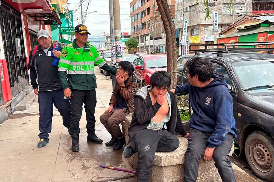 General captura a tres sujetos en gresca: uno de ellos tenía cuatro celulares en su poder