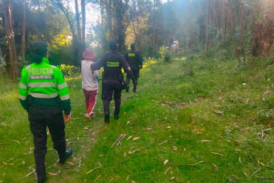 Encuentran a estudiante de 13 años en estado de ebriedad dentro de un descampado en Chilca