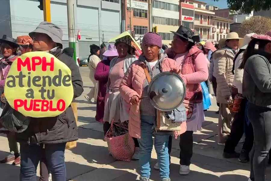 Madres de comedores populares protestan por retraso en entrega de alimentos