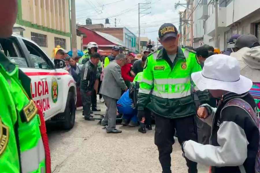 Escolar de 8 años permanece en estado crítico tras ser atropellado frente a su colegio