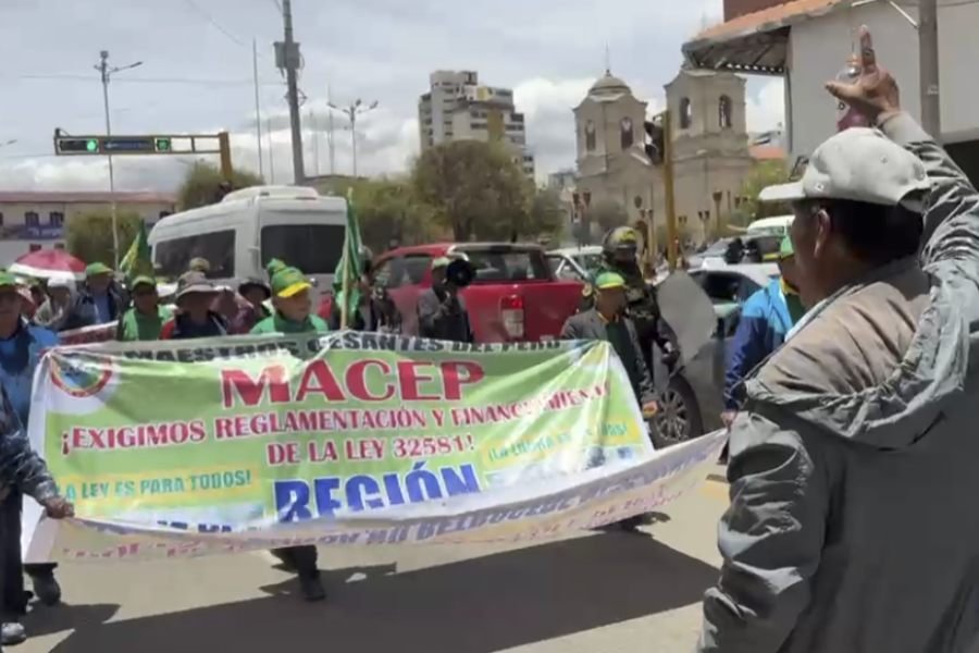 Maestros jubilados de Huancayo exigen reglamentación de ley para mejorar sus pensiones