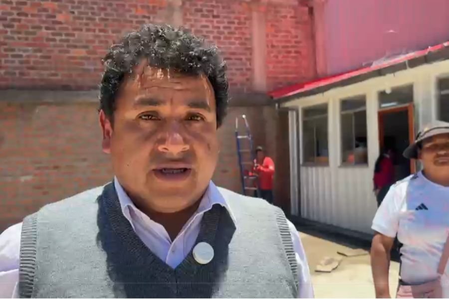 Inundación de aulas afecta a 800 escolares y suspenden clases por tres días